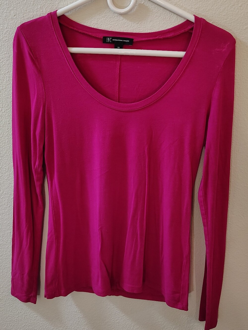 Bright Electric Fuchsia Long-Sleeve Top ~ Size: Extra Small SM ~ Good Condition